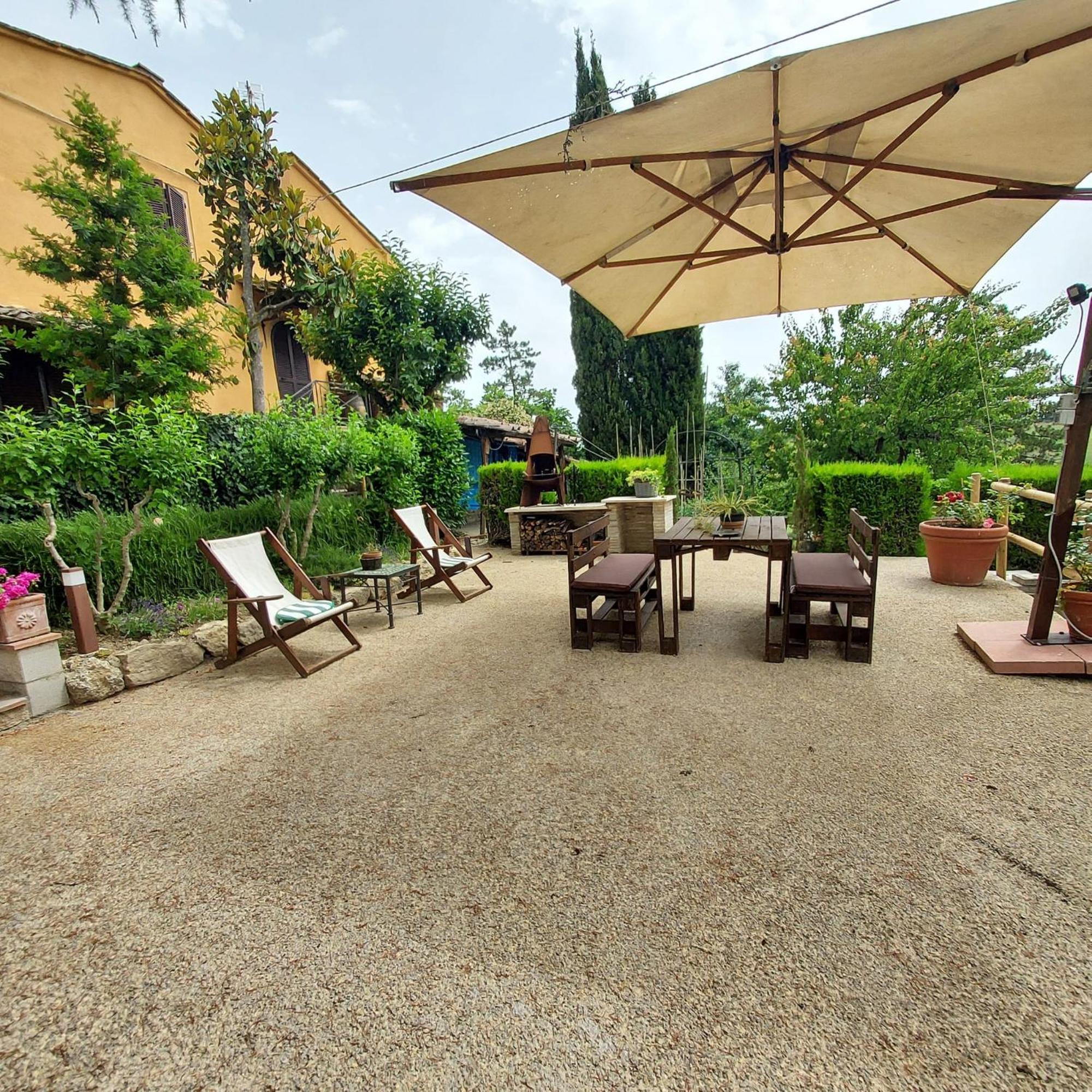 Agriturismo Il Colle Сиена Экстерьер фото
