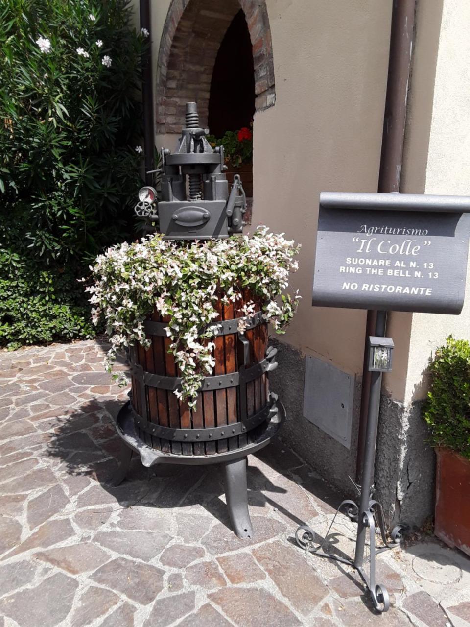 Agriturismo Il Colle Сиена Экстерьер фото
